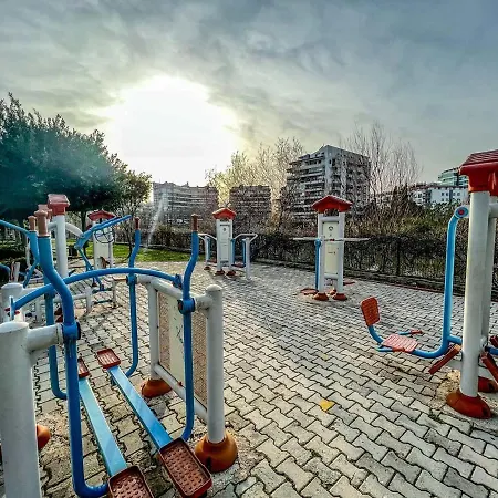 Peaceful Riverside Retreat 10-min Walk To Beach, Steps From National Park In Appartement *