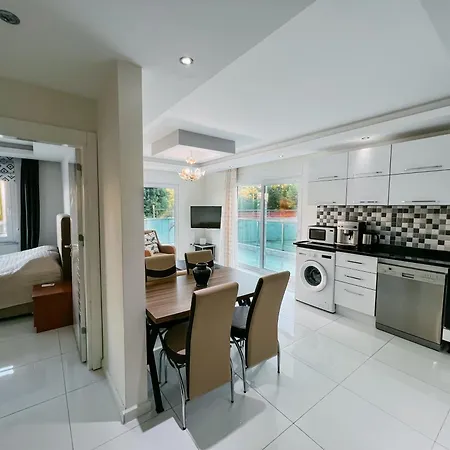 Daire Peaceful Riverside Retreat 10-min Walk To Beach, Steps From National Park In