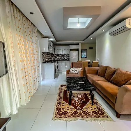 Peaceful Riverside Retreat 10-min Walk To Beach, Steps From National Park In شقة